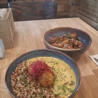 Champi loo bowl & BBQ cauliflower bites at Tabi Loo Ixelles in Brussels