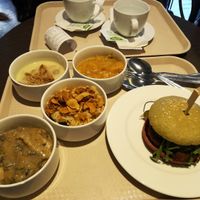 4 times half a portion + a Hungarian burger + 2 teas at Vega City in Budapest