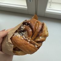 Vegan cinnamon bun  at Bakery Iita - Töölö in Helsinki