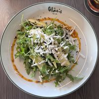 Rucola-Birnen-Salat. Habe vergessen Fotos der anderen Gerichte zu machen  at Glacis No.28  in Dresden