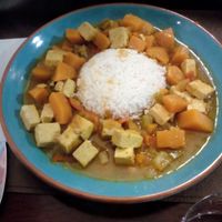 Tofú con verduras al curry at Shangri-La in Ourense