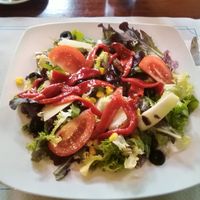 Ensalada con pimientos😋 at Shangri-La in Ourense