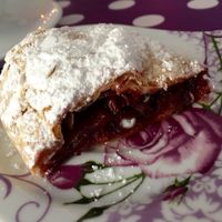 serbian cherry strudel at Veel Good in Darmstadt