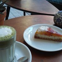 Mango rice cake and Matcha Latte with almond milk at Chalie's Asian Bakery in Berlin at Charlie's Vegan Food & Coffee in Berlin