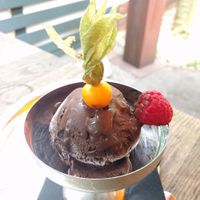 Verrrty good chocolat ice cream!! at Elle n' Belle in Zurich