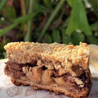 Crumble de manzana  at Bowlchemy in Playa Del Carmen