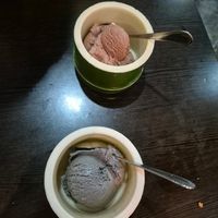 Crème glacée au sésame noir at Ninja House in Brussels