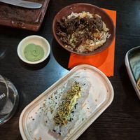 Sushi et salade at Ninja House in Brussels