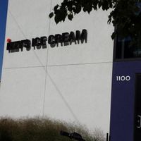 outside at Izzy's Ice Cream in Minneapolis