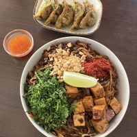 Vegetable Gyoza and Pad Thai with Tofu  at Reisbude in Braunschweig