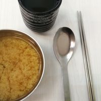 Complementary miso soup & drink at Taiwan Sù 食在地台灣素食堂 in Taipei
