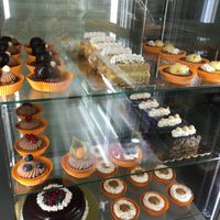 Help me say: wow! What a super good, light, beautiful, fine desserts. Don’t miss this place if you are in Naples. A moment of rest and happiness in the colorful Naples downtown at Vegan Art in Naples