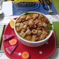 Sopa llena de especias y croutons at Mahatma Cafe in Istanbul