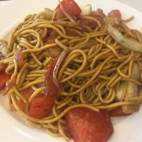 Fried noodles with tomato and veggie at Tishifang 滴水坊 - Kowloon Bay in Kowloon