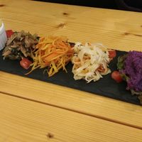 5 entrées at Tami's in Chatan