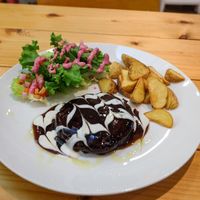 Hamburg plate at Tami's in Chatan