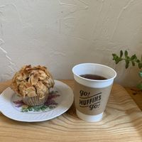 Pear Cinnamon muffin and tea at Go Muffins Go - Suginami in Tokyo