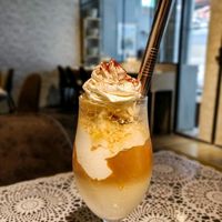 Whipped cream on latte at Mianto 艾果豐 in Taipei