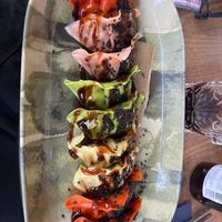 Vegane Gyoza mit Tofu, Gemüse, Kimchi und Quinoa  at KamiKatze in Innsbruck