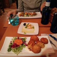 vegan falafel with soya yoghurt at Al Natural in Madrid