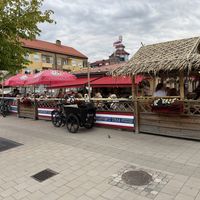 Outdoor seating from the outside   at Wanpens Thai Food in Leksand