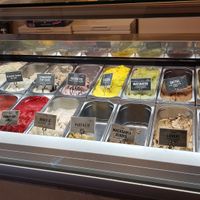 Ice cream variety (~50% vegan) at I Am Love in Bochum