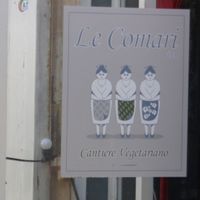 Sign on entrance door. at Le Comari Inn in Syracusa