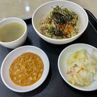 Bibimbab including sauce, seaweed soup and kimchi.  at Jogyesa Kitchen - 조계사 승소 in Seoul