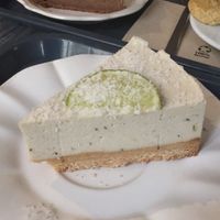 Cheesecake citron coco et moelleux à la châtaigne  at Theias in Avignon