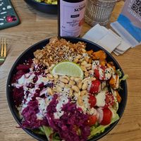 Bowl with Satay Chicken at ÁRO Stuttgart - Finest Bowls | Das Original in Stuttgart