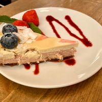 „Strawberry Milkshake“ at MyRaw Cafe in Prague