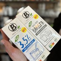 Mega leckere Milch für den Milchkaffee!  at Kruemelkueche in Duisburg