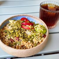 Blue granola (vegan) + cold brew at Baïda Mon Amour in Annecy
