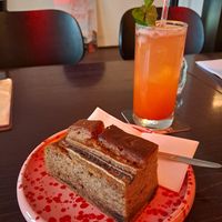 Veganes Bananenbrot und Erdbeerlimonade at Bifrons in Ravensburg