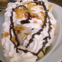 Banana split, très bon et très copieux dessert  at Brasserie LoLa in Paris
