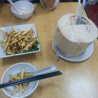 Mango salad and young coconut at Thai Vegetarian Food 泰國素食 in Kowloon