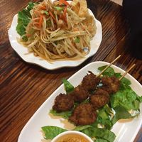 papaya salad and veggie chicken skewers with peanut sauce  at Thai Vegetarian Food 泰國素食 in Kowloon
