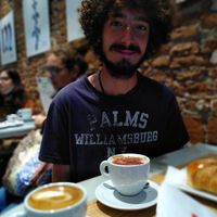 Croissant and capaccino with oat and coconut milk at Shake Cafe - Santa Maria Novella in Florence