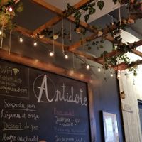 Antidote specials at Antidote Bouffe Vegane in Montreal