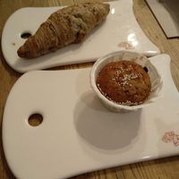 Muffin y croissant veganos at Le Pain Quotidien - Serrano in Madrid