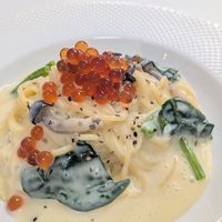 Spinach and Vegan “Ikura” Cream Pasta (Five-Pungent Vegetables Free)
Gentle-tasting pasta tossed in a smooth soy milk cream sauce and topped with vegan “ikura” pearls. at Little-Heaven in Kyoto