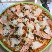 Vegan Capricciosa pizza at Dolce Pizza y Los Veganos - Hipolit Lazaro in Barcelona