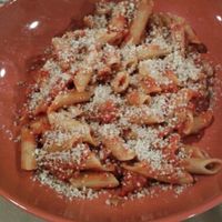 vegan bolognesa + lentejas + vegan parmesano at Dolce Pizza y Los Veganos - Hipolit Lazaro in Barcelona