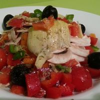 One of the daily changeing 'Venga Vegano' meals. 
Mediterean salad with 'cevada' :) at Dolce Pizza y Los Veganos - Hipolit Lazaro in Barcelona