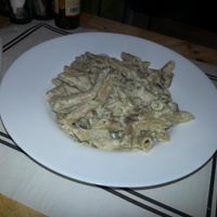 Pasta with almondsauce and mushrooms  at Dolce Pizza y Los Veganos - Hipolit Lazaro in Barcelona