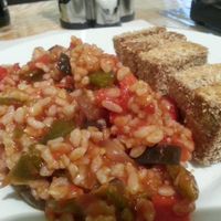 Brocheta de Tofu con Arroz de Pimiento :-) at Dolce Pizza y Los Veganos - Hipolit Lazaro in Barcelona