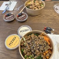 Roasted sesame, mango dressing and teriyaki were vegan  at Mizu to-go in Vaduz