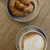 Vegan babka e cappuccino latte piselli  at Moka Moon in Brussels