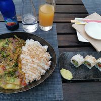 Vegetable curry and Uramaki vegi at Moysushi in Ljubljana