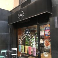 Outdoor seating at Juice Press - Upper East Side in New York City